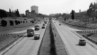 La Avenida General Paz, límite político y lugar de paseo