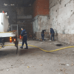 Destape de cañerías cloacales en el predio del Mercado de Hacienda