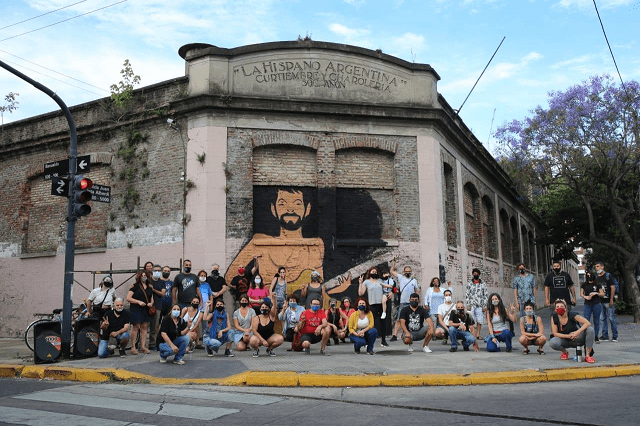 Gabo Ferro nuevamente presente en las calles de su barrio  