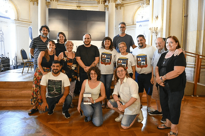 Restitución del emblema de Mataderos a su emplazamiento original