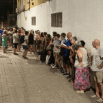 Manifestación en defensa del mural de la Plaza Isidora