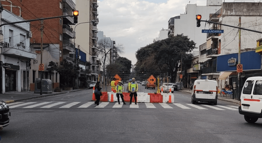 Incertidumbre entre los vecinos por la continuidad de la obra Metrobus Alberdi Directorio