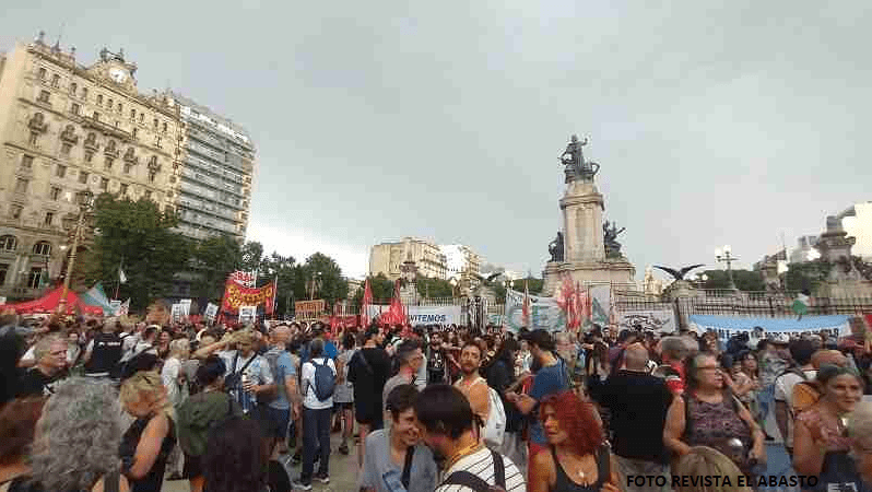 Cacerolazo cultural y asambleas barriales contra el DNU 70/2023 y la Ley Ómnibus
