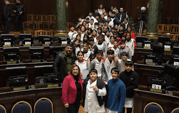 Audiencia pública sobre el nombre de la Escuela de Los Perales