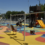 Renovación de un patio de juegos en Parque Avellaneda