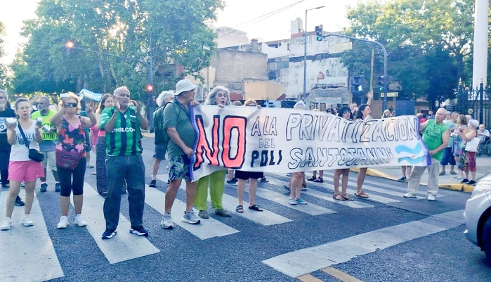 Polideportivo Santojanni, acciones de protesta y pedidos de informes