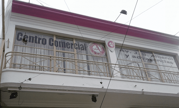 Charlas y encuentros culturales en el Centro Comercial Alberdi