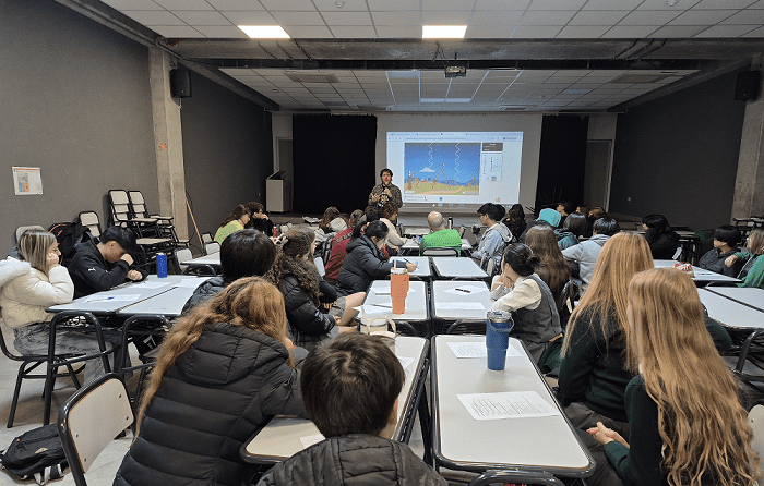 Jóvenes de la Comuna 9 en la Escuela de Líderes Climáticos