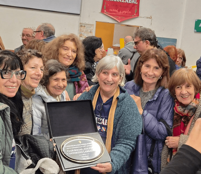 Reconocimiento al Club Larrazábal por sus 80 años